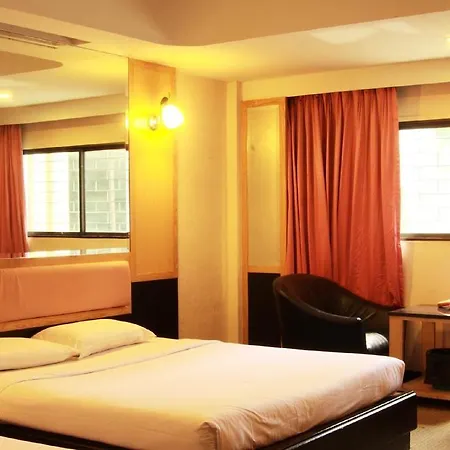 Pradipat Hotel