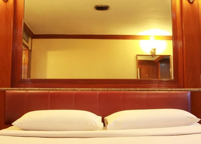 Hotel Pradipat 3*